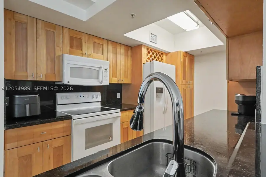 5085 NW 7th St #906, Miami, FL 33126 - #3