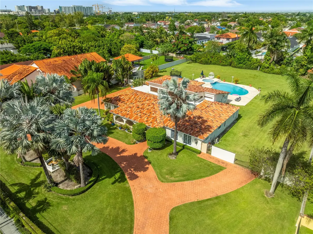 2605 SW 115th Ave, Miami, FL 33165 - #1