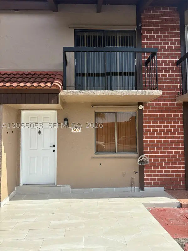 1907 SW 107th Ave #807, Miami, FL 33165