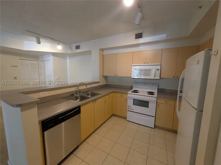 8060 N Nob Hill Rd #101, Tamarac, FL 33321 - #3