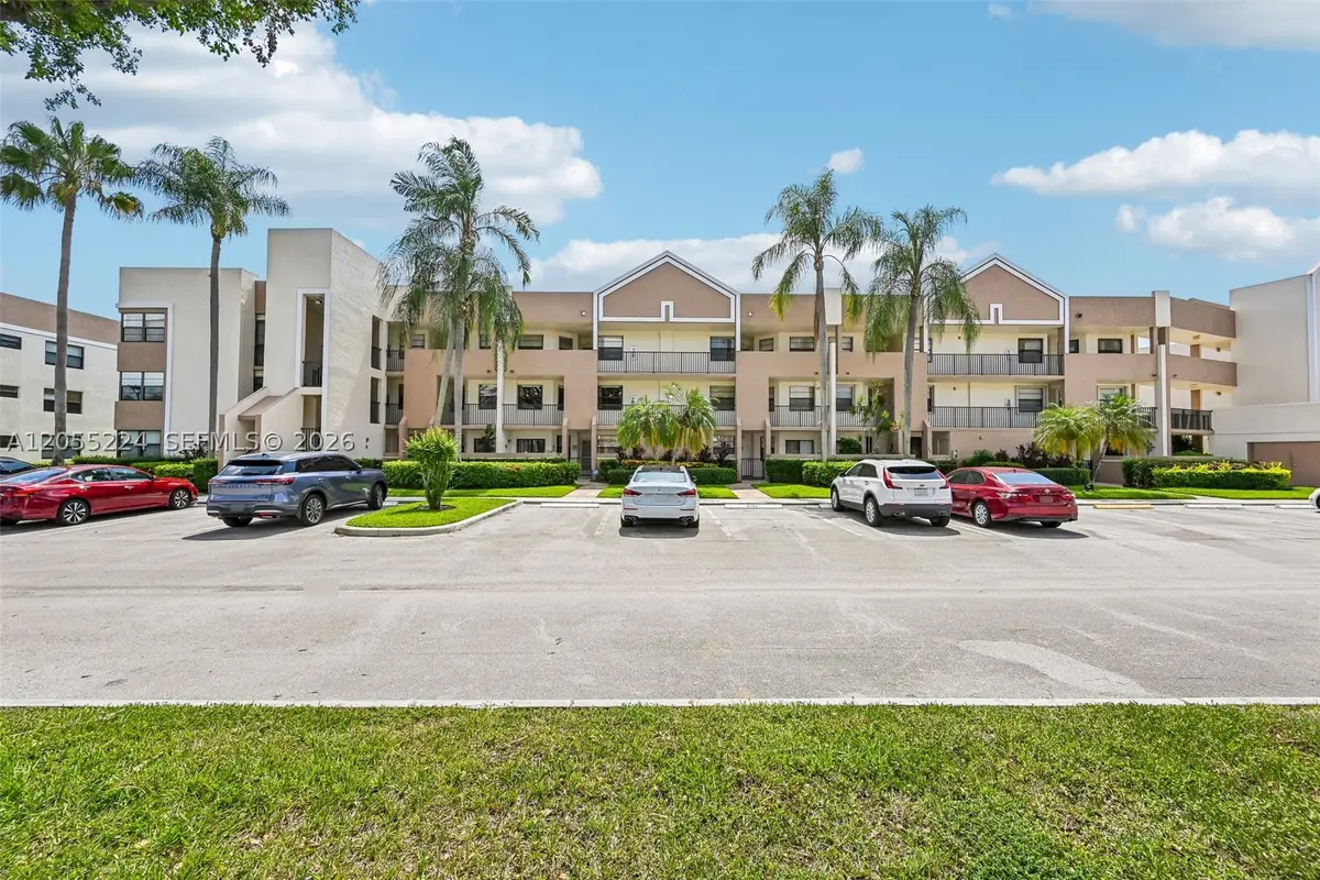 7468 Fairfax Dr #302, Tamarac, FL 33321 - #1