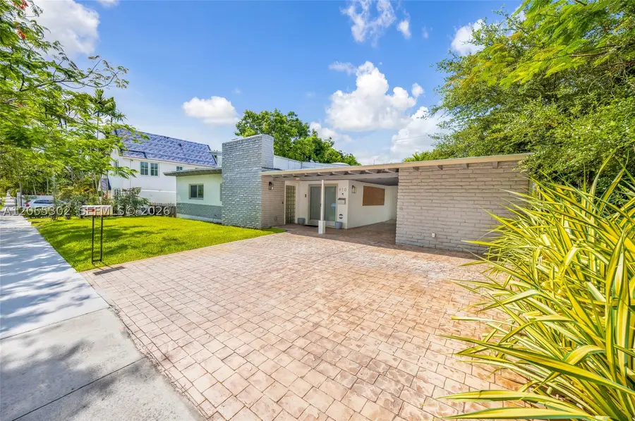 910 NE 81st St, Miami, FL 33138 - #2