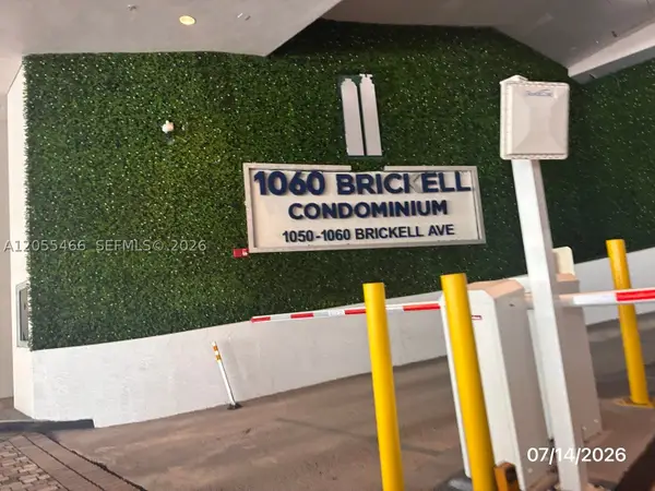 1050 Brickell Ave #1520, Miami, FL 33131