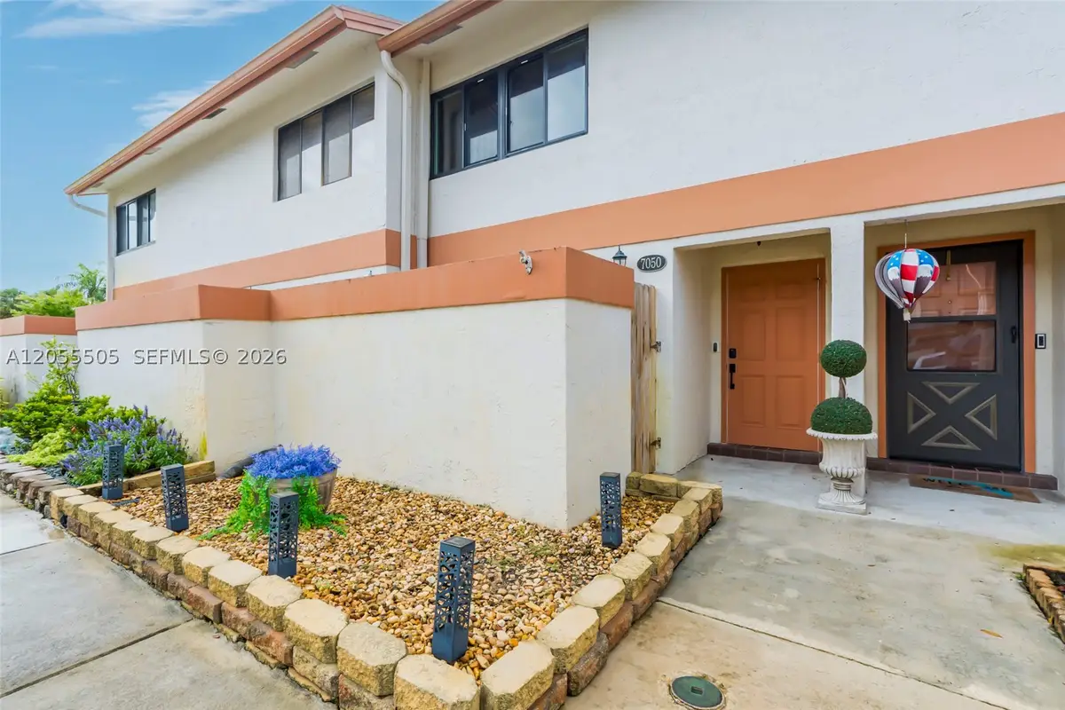 7050 SW 42nd Ct, Davie, FL 33314 - #1