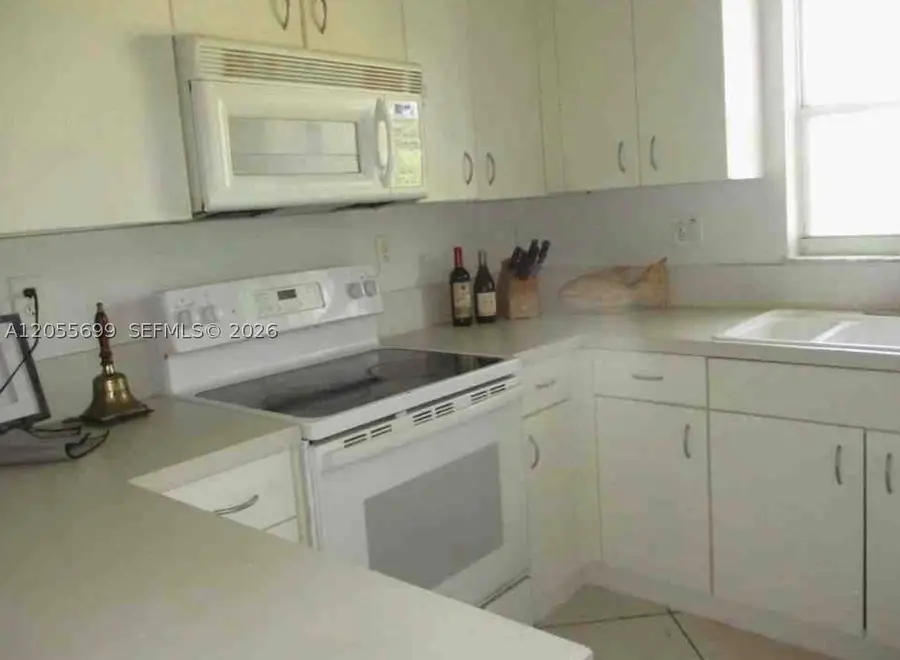 10929 NW 70th St, Doral, FL 33178 - #3