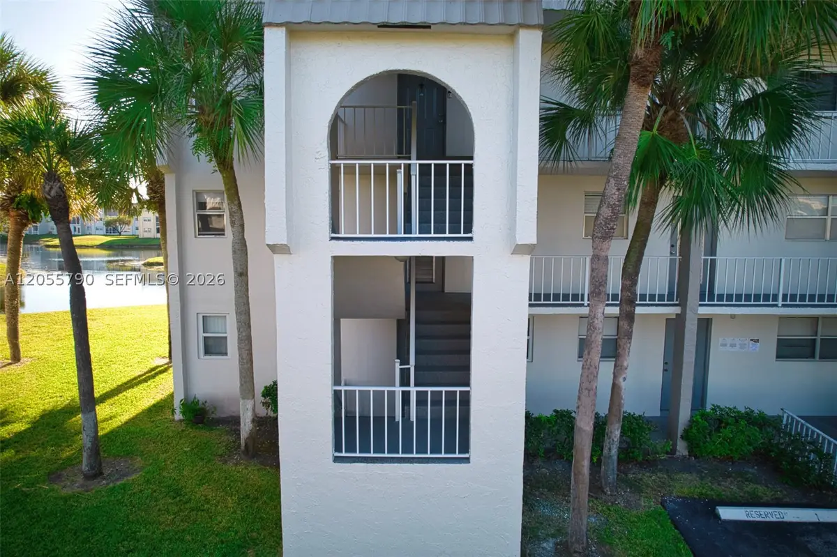 8600 Sunrise Lakes Blvd #201, Sunrise, FL 33322 - #1