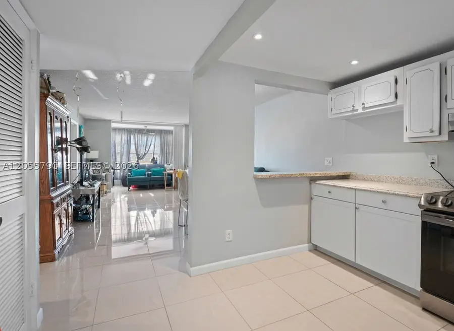 8600 Sunrise Lakes Blvd #201, Sunrise, FL 33322 - #2