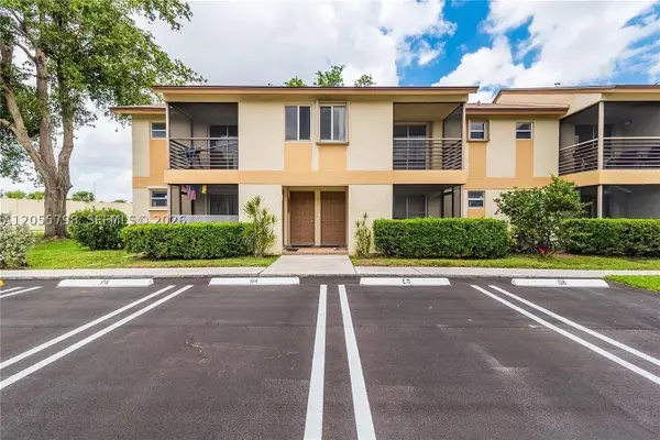 508 Gardens Dr #202, Pompano Beach, FL 33069
