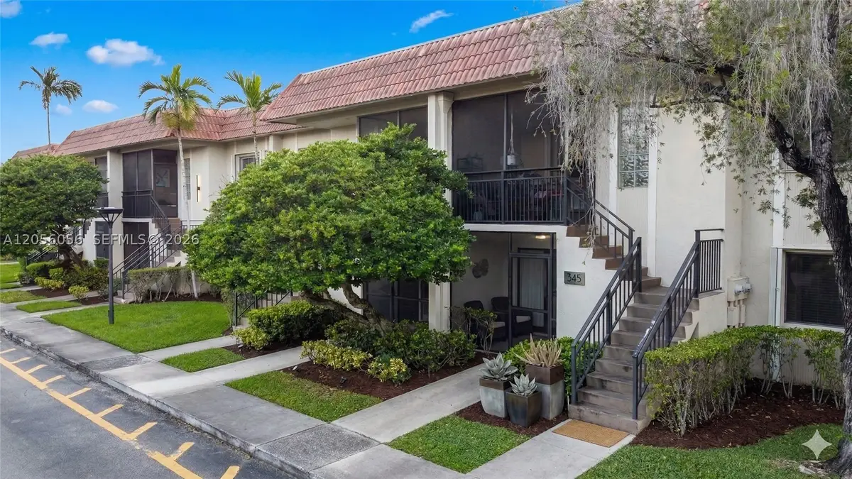 310 Lakeview Dr #105, Weston, FL 33326 - #1