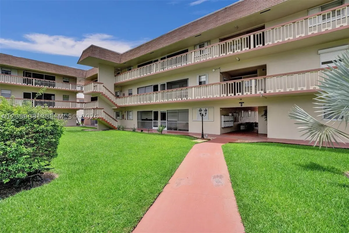 5300 Washington St #T220, Hollywood, FL 33021 - #1