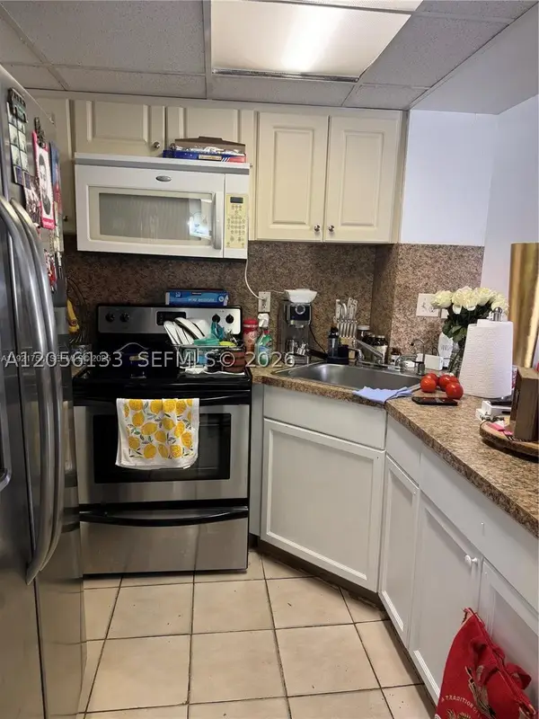 2158 W 60th St #13108, Hialeah, FL 33016