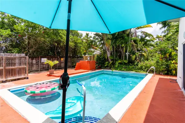 9920 Pan American Dr, Cutler Bay, FL 33189