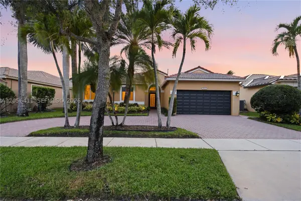 1032 NW 139th Ter, Pembroke Pines, FL 33028