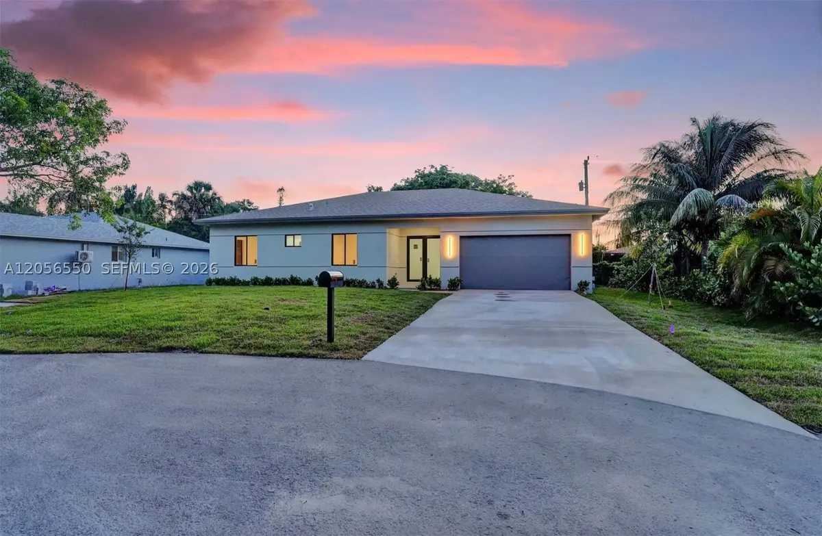 2445 SW 43rd Ter, Fort Lauderdale, FL 33317 - #1