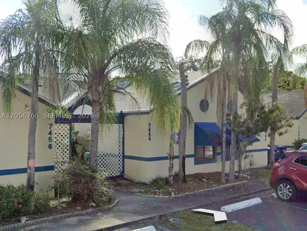7454 NW 34th St, Lauderhill, FL 33319