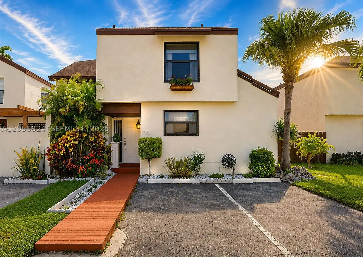 635 NW 97th Pl, Miami, FL 33172 - #1