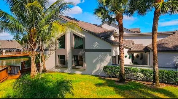 802 Landings Blvd, Green Acres, FL 33413