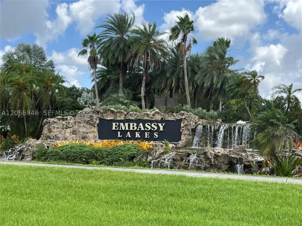 10854 Limeberry Dr, Cooper City, FL 33026