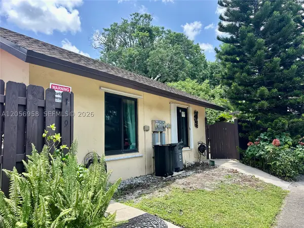 151 Essex Rd #4-30, Hollywood, FL 33024