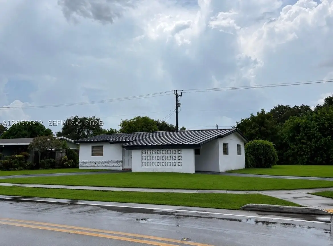 2581 NW 47th Ave, Lauderhill, FL 33313 - #1