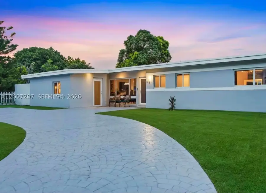 561 NE 172nd St, North Miami Beach, FL 33162 - #2