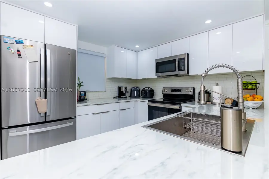 469 N Pine Island Rd #B308, Plantation, FL 33324 - #2