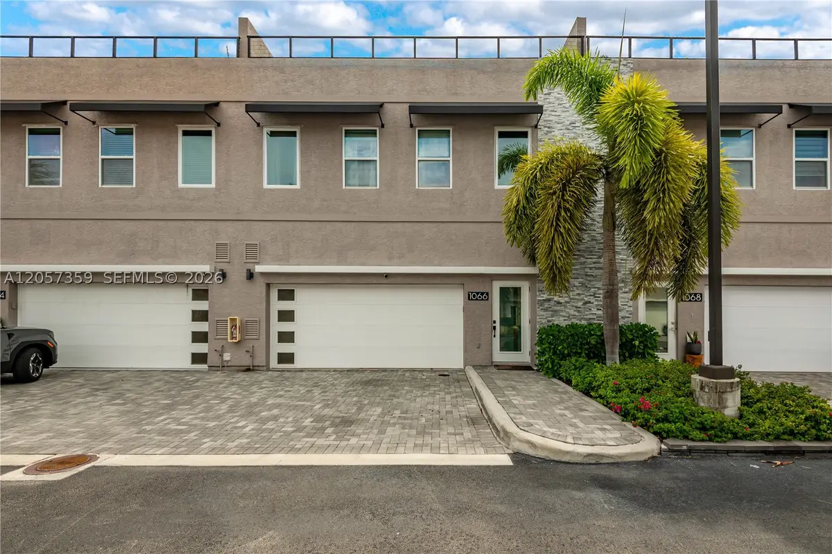 1066 NE 35th St, Oakland Park, FL 33334 - #1