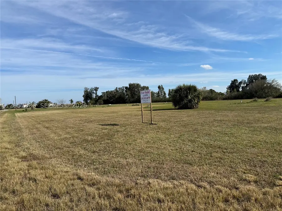 987 Watson Way, Moore Haven, FL 33471 - #2