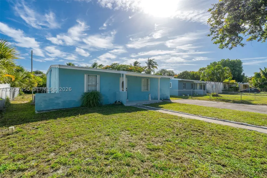 1207 Chateau Park Dr, Fort Lauderdale, FL 33311 - #3