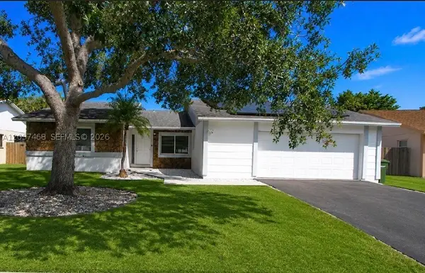 1661 N Goldeneye Ln, Homestead, FL 33035