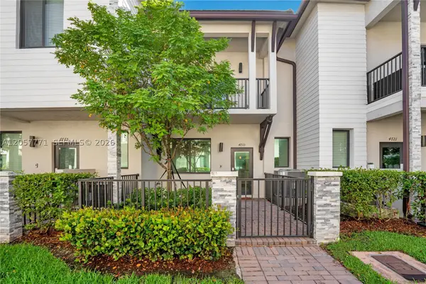4733 NW 83rd Pkwy, Doral, FL 33166
