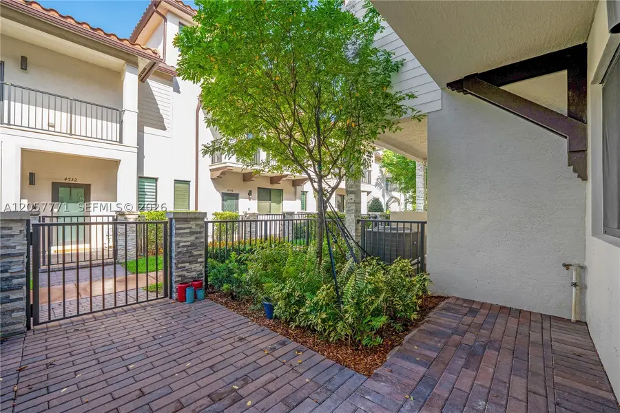 4733 NW 83rd Pkwy, Doral, FL 33166 - #2