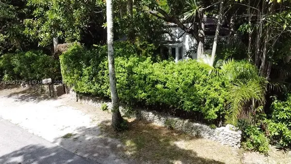 3564 Linden Ln, Miami, FL 33133