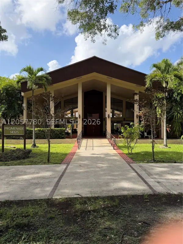 Address Withheld By Seller, Miami, FL 33186