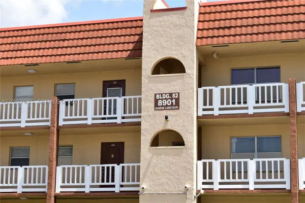 8901 Sunrise Lakes Blvd #211, Sunrise, FL 33322