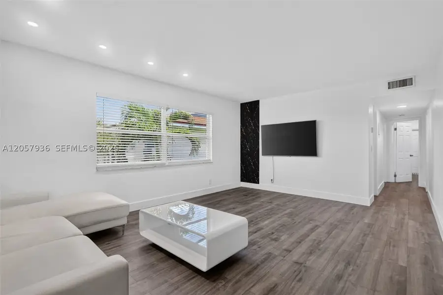 2100 Diana Dr #310, Hallandale Beach, FL 33009 - #2