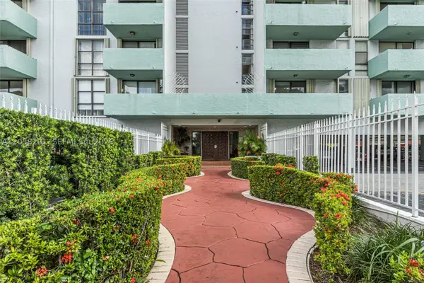 1825 W 44th Pl #509, Hialeah, FL 33012