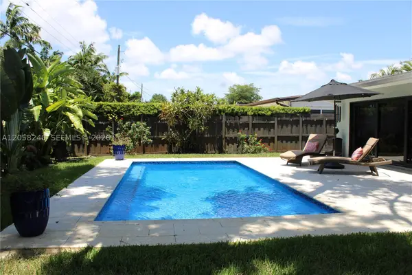 9310 SW 52nd Ter, Miami, FL 33165