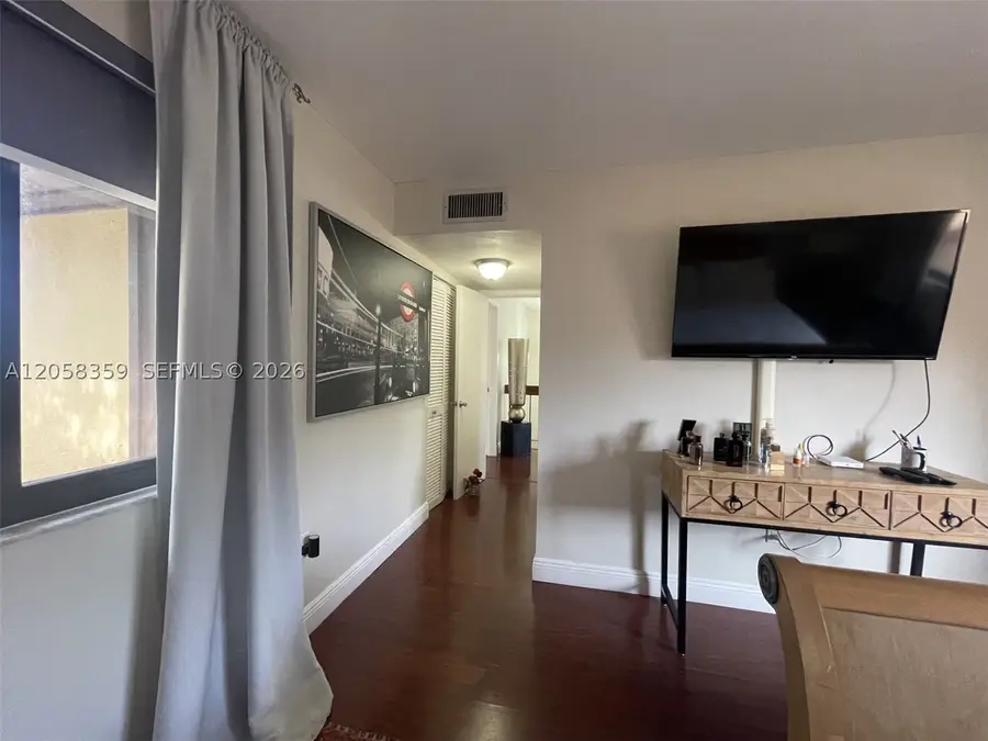 1066 NE 202nd Ln, Miami, FL 33179 - #2