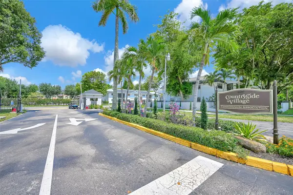 18965 NW 62nd Ave #106, Hialeah, FL 33015