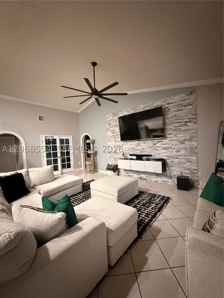 19450 NW 7th St, Pembroke Pines, FL 33029 - #3