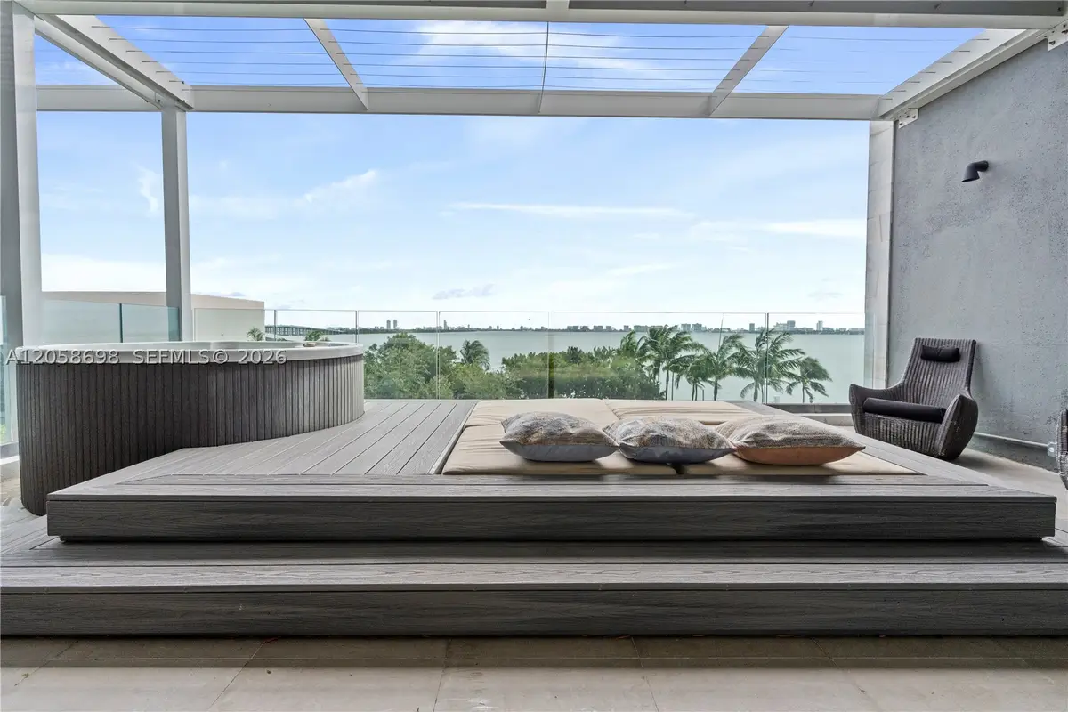 650 NE 32nd St #BH2, Miami, FL 33137 - #1