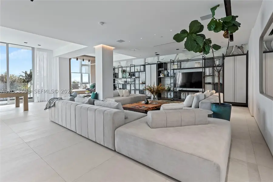 650 NE 32nd St #BH2, Miami, FL 33137 - #2