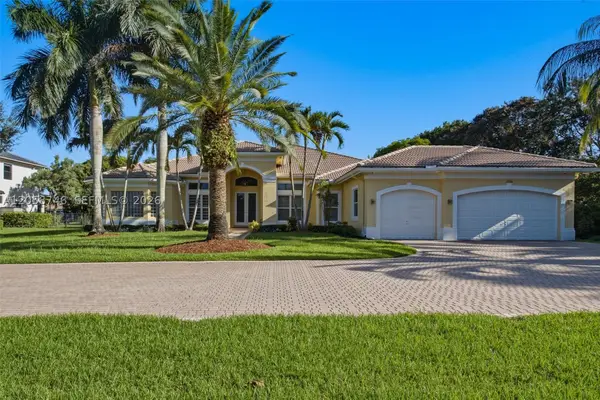 15374 SW 34th St, Davie, FL 33331