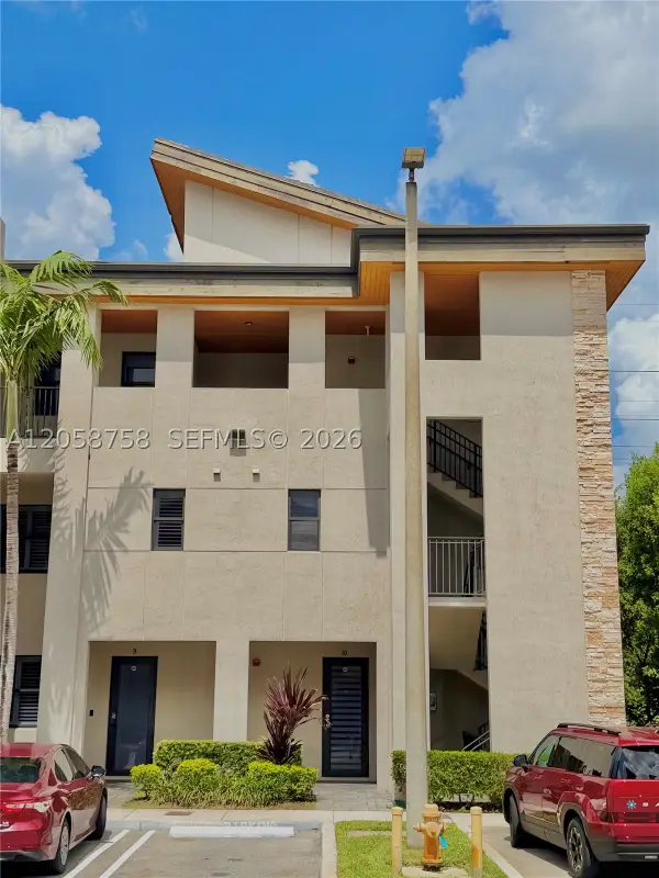 10455 NW 82nd St #10, Doral, FL 33178