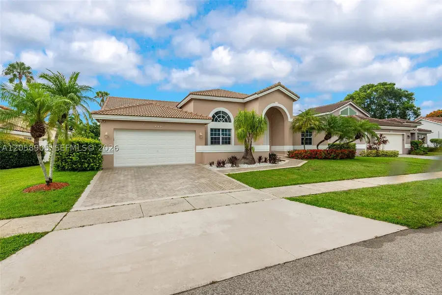 945 NW 202nd Ave, Pembroke Pines, FL 33029 - #2