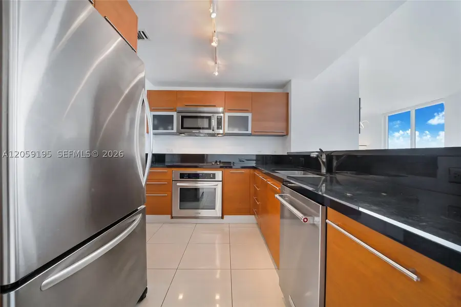 253 NE 2nd St #3302, Miami, FL 33132 - #3