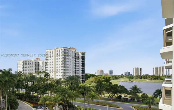 20185 E Country Club Dr #502, Aventura, FL 33180
