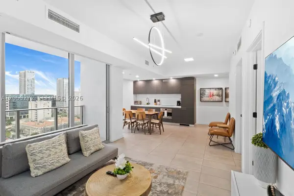227 NE 2nd St #2202, Miami, FL 33132
