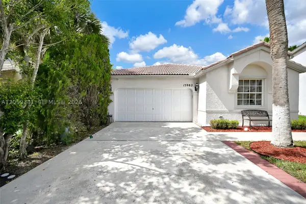 15982 NW 12th Ct, Pembroke Pines, FL 33028